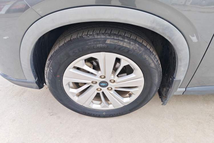 Used CHANGAN OSHAN X5 2021 1.6L CVT Luxury Model Left Front Wheel Hub