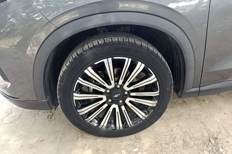 Used CHANGAN OSHAN X5 2021 Revised Version 1.5T DCT Luxury Edition Left Front Wheel Hub
