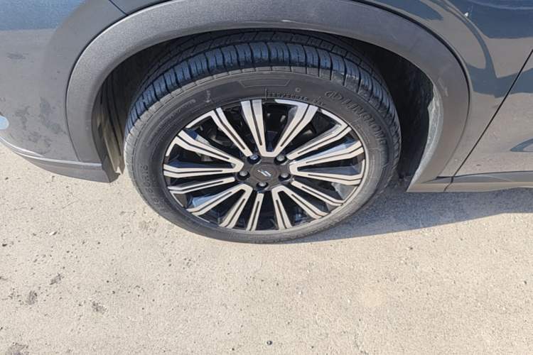 Used CHANGAN OSHAN X5 2021 1.6L CVT Luxury Model Left Front Wheel Hub