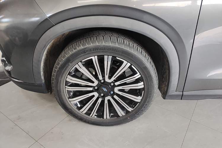 Used CHANGAN OSHAN X5 2021 1.5T DCT Prestige Edition Left Front Wheel Hub