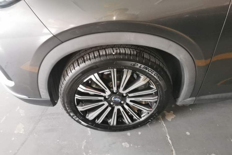 Used CHANGAN OSHAN X5 2021 1.5T DCT Luxury Edition Left Front Wheel Hub