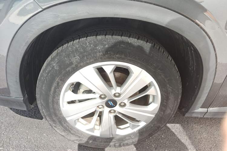 Used CHANGAN OSHAN X5 2021 1.6L CVT Luxury Model Left Front Wheel Hub