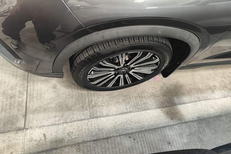 Used CHANGAN OSHAN X5 2021 Revised Version 1.5T DCT Luxury Edition Left Front Wheel Hub