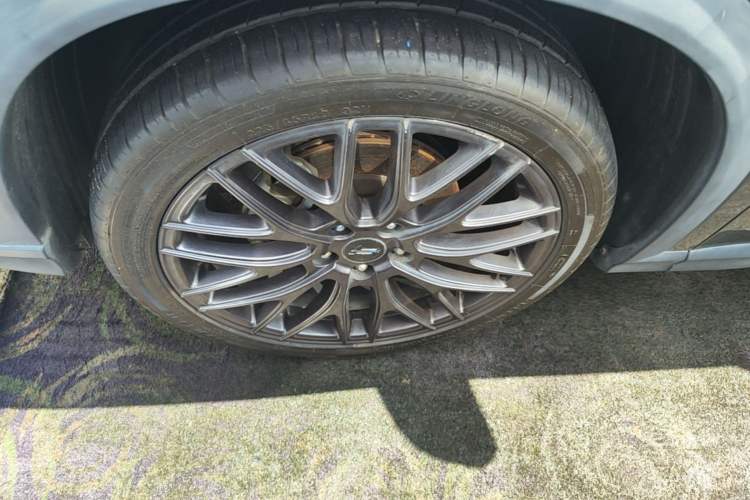 Used CHANGAN OSHAN X5 2021 1.5T DCT Flagship Edition Left Front Wheel Hub