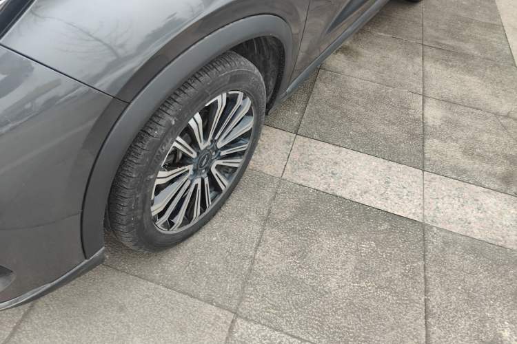 Used CHANGAN OSHAN X5 2021 Revised Version 1.5T DCT Luxury Edition Left Front Wheel Hub