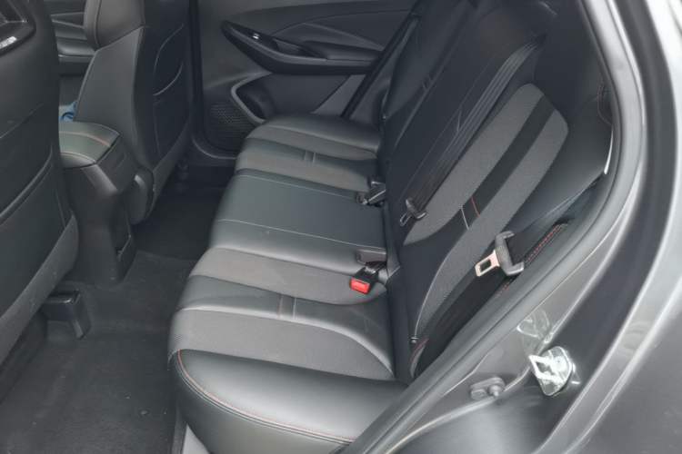 Used CHANGAN OSHAN X5 2021 1.6L CVT Luxury Model Left Rear Seat