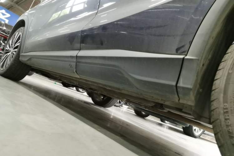 Used CHANGAN OSHAN X5 2021 1.5T DCT Flagship Edition Left Side Sill