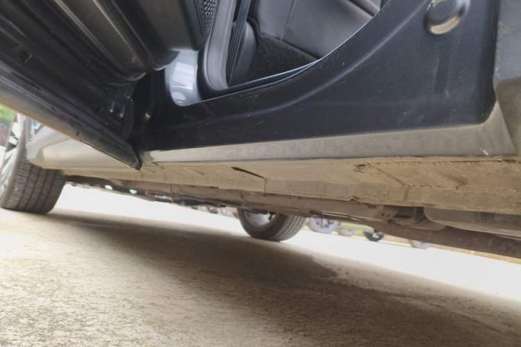 Used CHANGAN OSHAN X5 2021 1.5T DCT Prestige Edition Left Side Sill