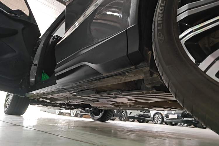 Used CHANGAN OSHAN X5 2021 1.5T DCT Prestige Edition Left Side Sill