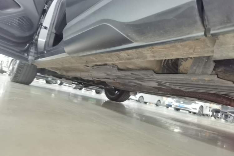 Used CHANGAN OSHAN X5 2021 1.5T DCT Flagship Edition Left Side Sill