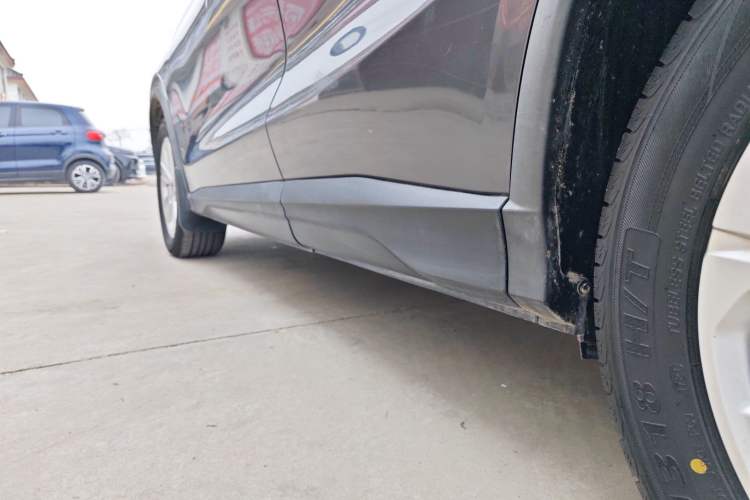 Used CHANGAN OSHAN X5 2021 1.6L CVT Luxury Model Left Side Sill