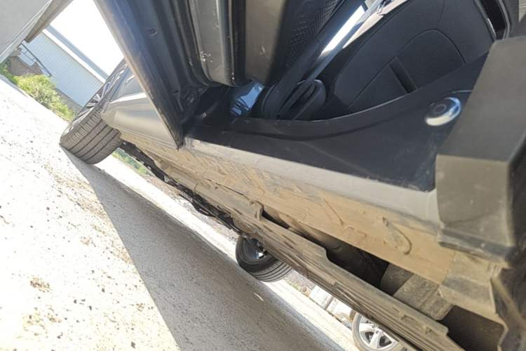 Used CHANGAN OSHAN X5 2021 1.6L CVT Luxury Model Left Side Sill