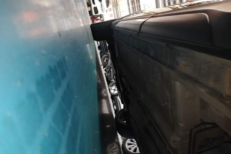 Used CHANGAN OSHAN X5 2021 1.5T DCT Flagship Edition Left Side Sill