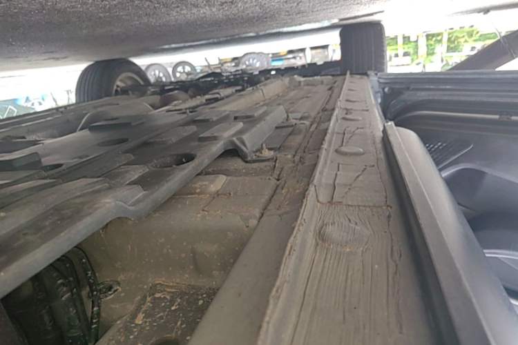 Used CHANGAN OSHAN X5 2021 1.6L CVT Luxury Version Left Side Sill