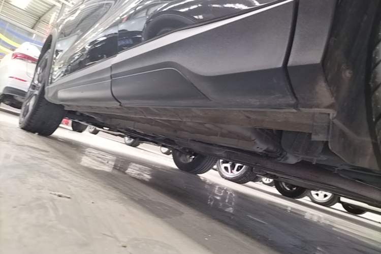 Used CHANGAN OSHAN X5 2021 1.5T DCT Flagship Edition Left Side Sill