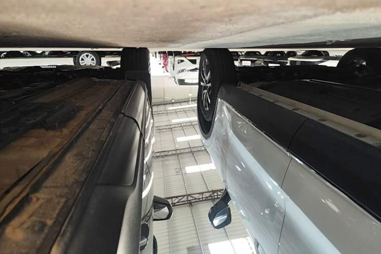 Used CHANGAN OSHAN X5 2021 Revised Version 1.5T DCT Luxury Edition Left Side Sill