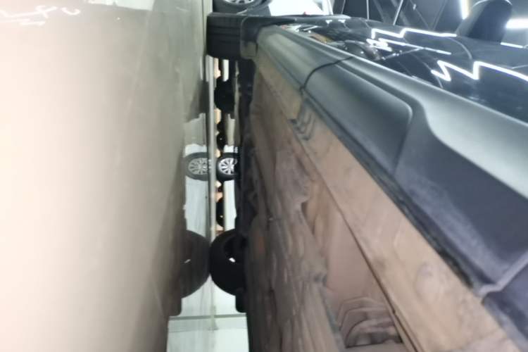 Used CHANGAN OSHAN X5 2021 Revised Version 1.5T DCT Luxury Edition Left Side Sill