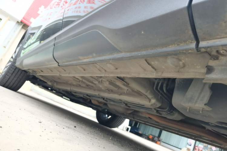 Used CHANGAN OSHAN X5 2021 1.6L CVT Luxury Model Left Side Sill