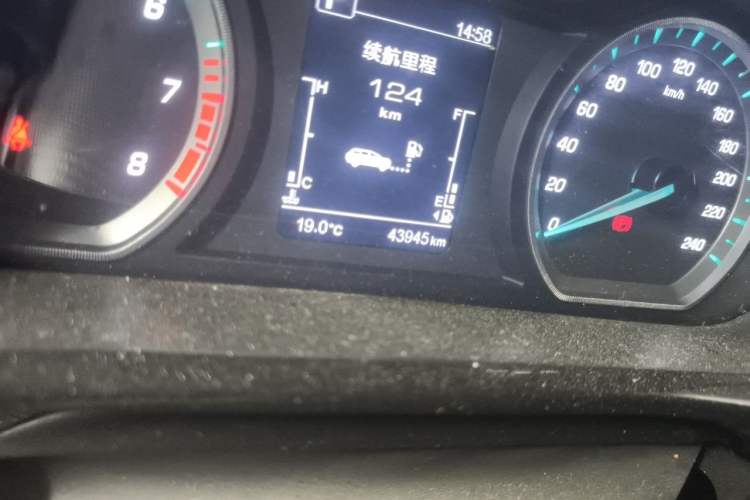 Used CHANGAN OSHAN X5 2021 1.6L CVT Comfort Model Odometer Close Up