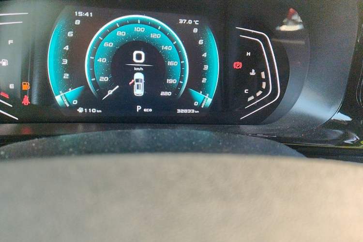 Used CHANGAN OSHAN X5 2021 1.6L CVT Luxury Model Odometer Close Up