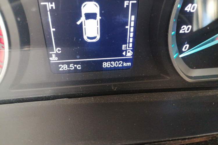Used CHANGAN OSHAN X5 2021 1.6L CVT Luxury Version Odometer Close Up