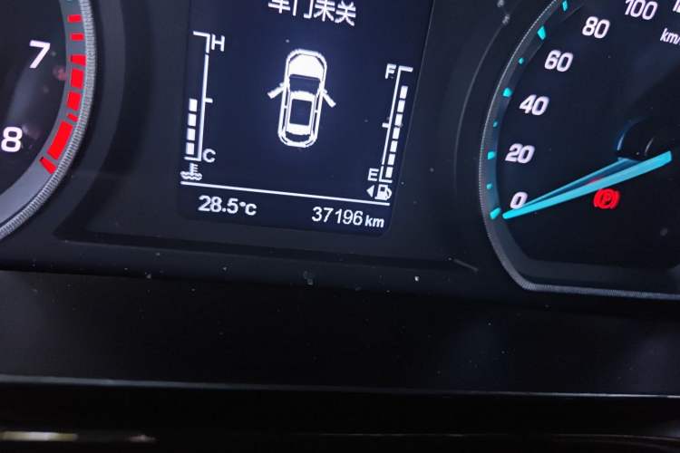 Used CHANGAN OSHAN X5 2021 Revised Version 1.6L Manual Luxury Edition Odometer Close Up