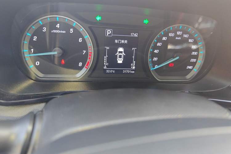 Used CHANGAN OSHAN X5 2021 1.5T DCT Luxury Edition Odometer Close Up