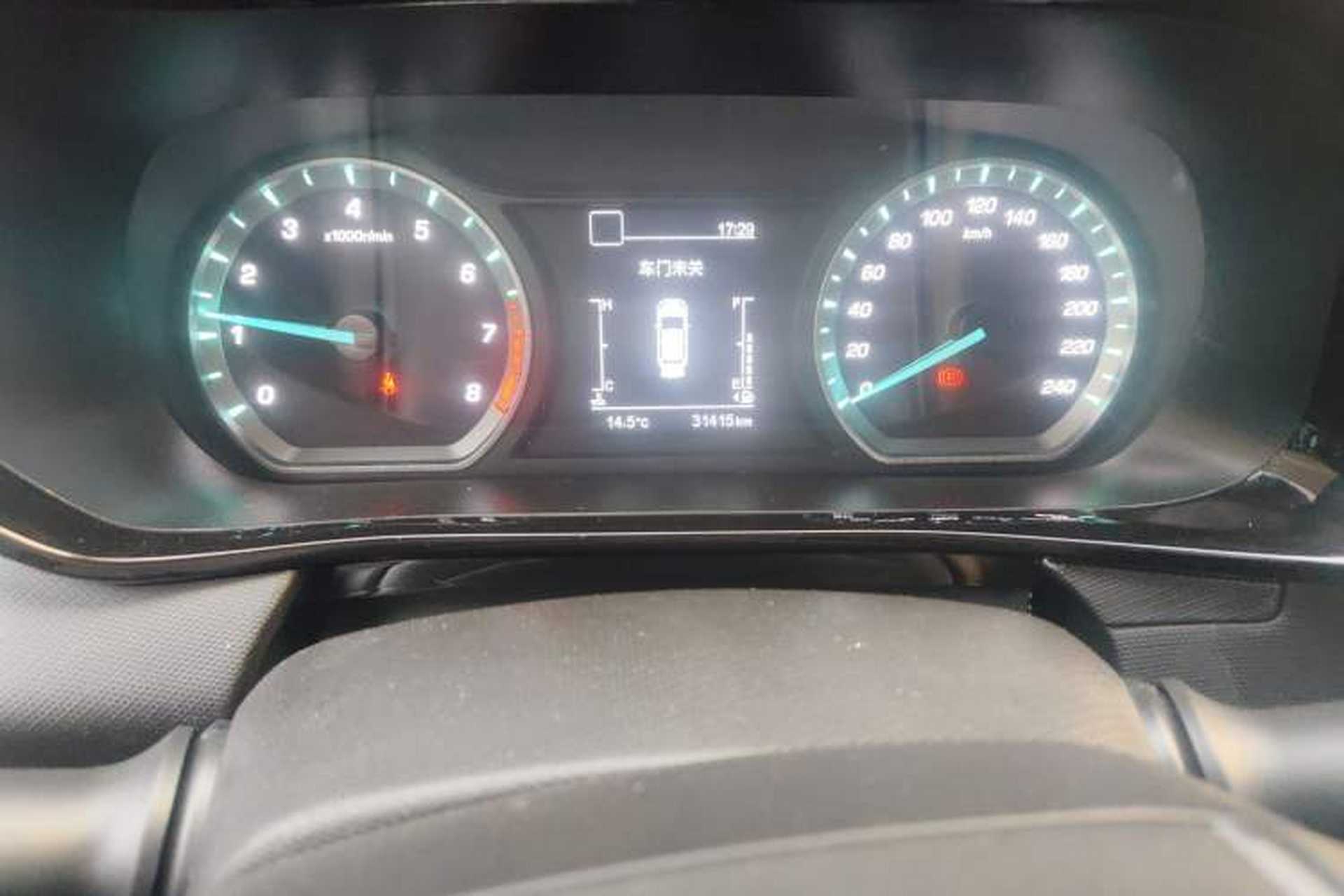 Used CHANGAN OSHAN X5 2021 Revised Version 1.6L Manual Elite Edition Odometer Close Up