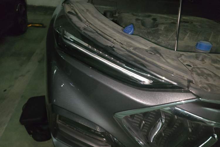 Used CHANGAN OSHAN X5 2021 1.5T DCT Prestige Edition Right Front Headlight