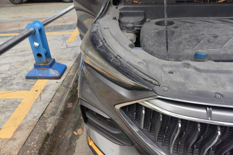 Used CHANGAN OSHAN X5 2021 Revised Version 1.5T DCT Luxury Edition Right Front Headlight