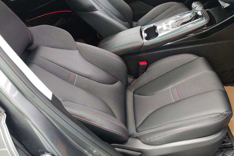 Used CHANGAN OSHAN X5 2021 1.6L CVT Luxury Model Right Front Seat