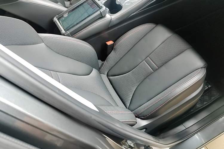 Used CHANGAN OSHAN X5 2021 1.6L CVT Comfort Model Right Front Seat