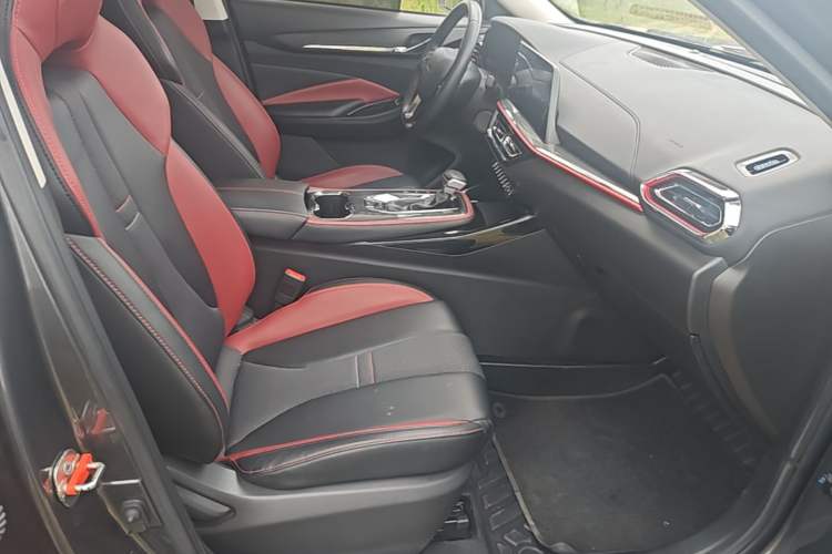 Used CHANGAN OSHAN X5 2021 Revised Version 1.5T DCT Luxury Edition Right Front Seat