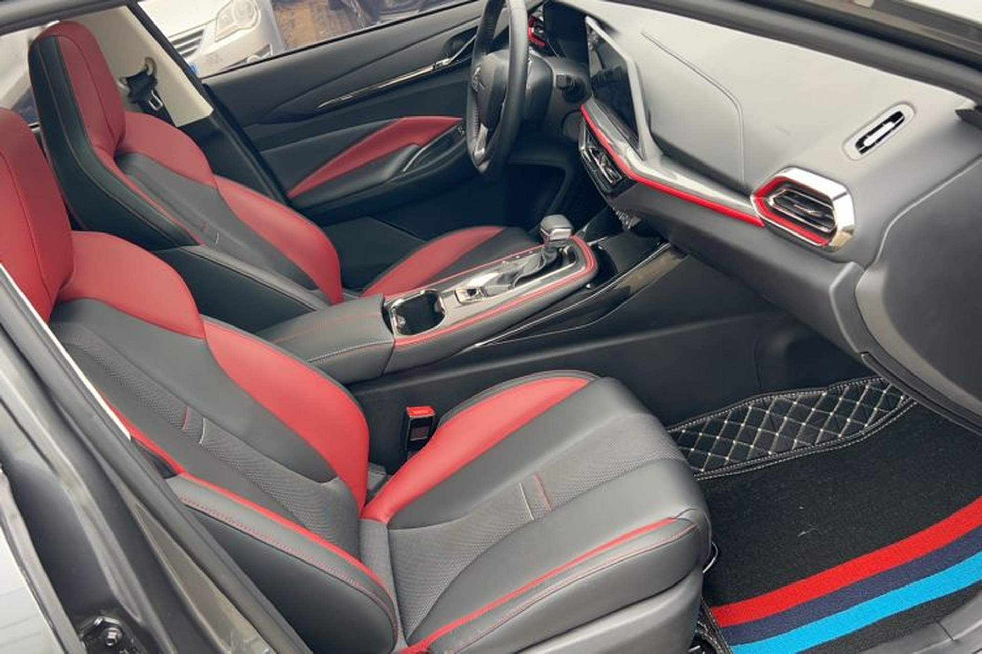 Used CHANGAN OSHAN X5 2021 Revised Version 1.5T DCT Luxury Edition Right Front Seat