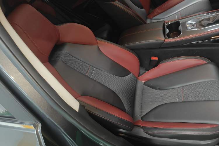 Used CHANGAN OSHAN X5 2021 Revised Version 1.5T DCT Luxury Edition Right Front Seat