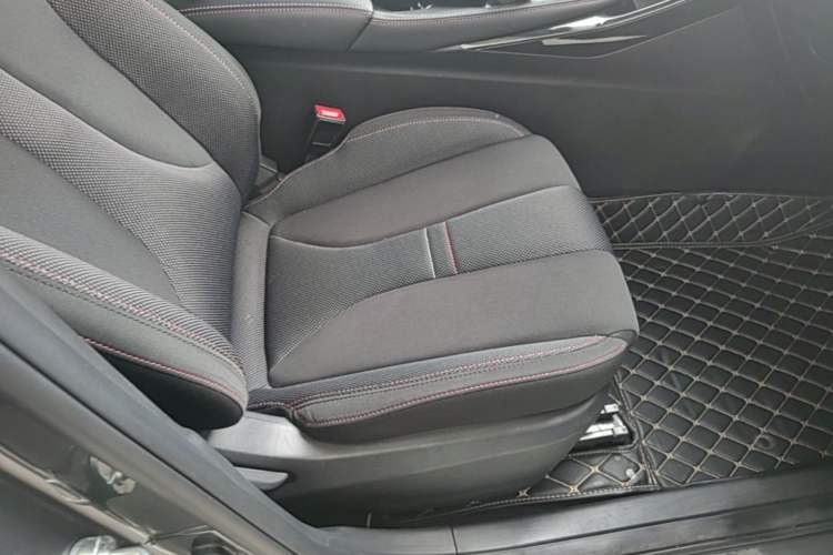 Used CHANGAN OSHAN X5 2021 1.6L CVT Luxury Version Right Front Seat