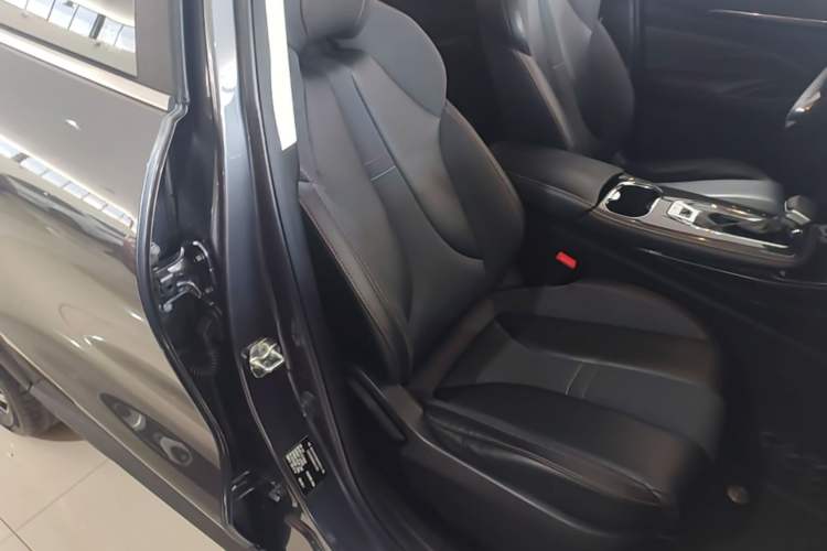 Used CHANGAN OSHAN X5 2021 Revised Version 1.5T DCT Luxury Edition Right Front Seat