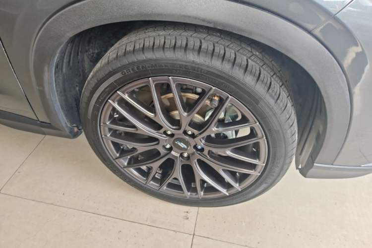 Used CHANGAN OSHAN X5 2021 1.5T DCT Flagship Edition Right Front Wheel Hub