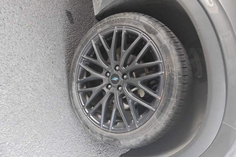 Used CHANGAN OSHAN X5 2021 1.5T DCT Flagship Edition Right Front Wheel Hub