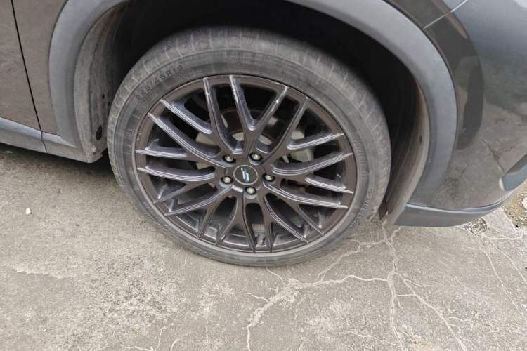 Used CHANGAN OSHAN X5 2021 1.5T DCT Flagship Edition Right Front Wheel Hub