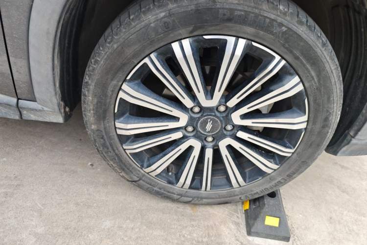 Used CHANGAN OSHAN X5 2021 1.5T DCT Prestige Edition Right Front Wheel Hub