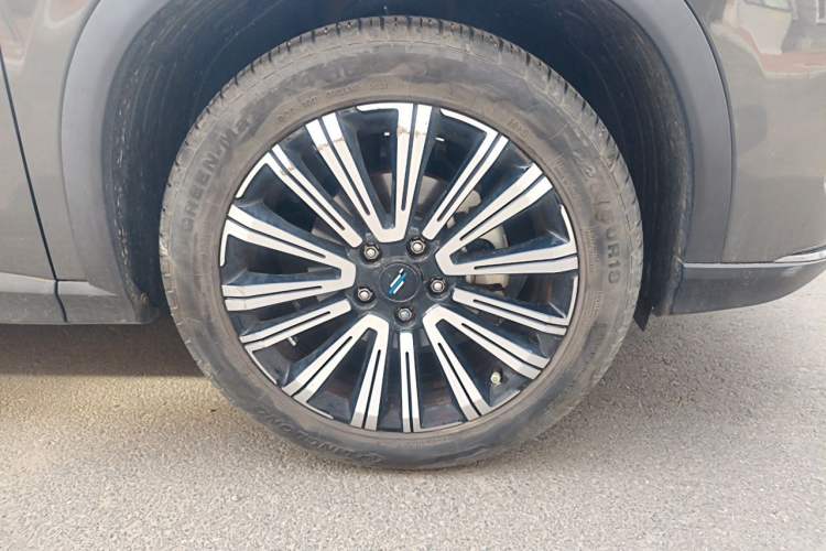 Used CHANGAN OSHAN X5 2021 1.6L CVT Comfort Model Right Front Wheel Hub
