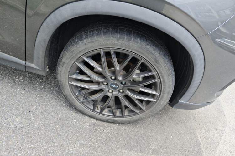 Used CHANGAN OSHAN X5 2021 1.5T DCT Flagship Edition Right Front Wheel Hub