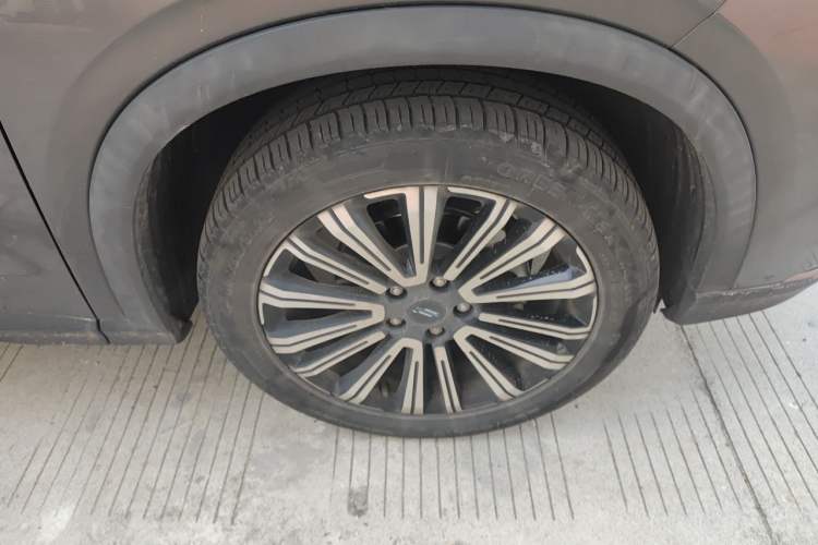 Used CHANGAN OSHAN X5 2021 1.5T DCT Prestige Edition Right Front Wheel Hub