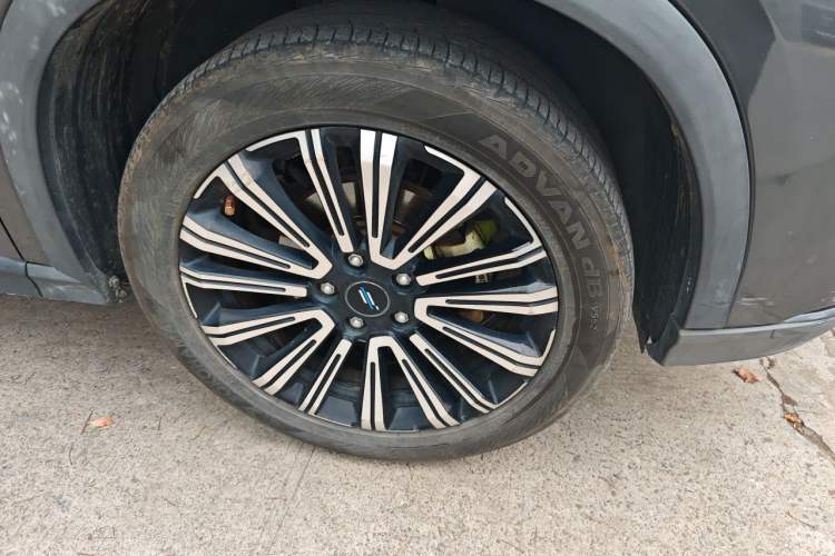 Used CHANGAN OSHAN X5 2021 1.5T DCT Prestige Edition Right Front Wheel Hub