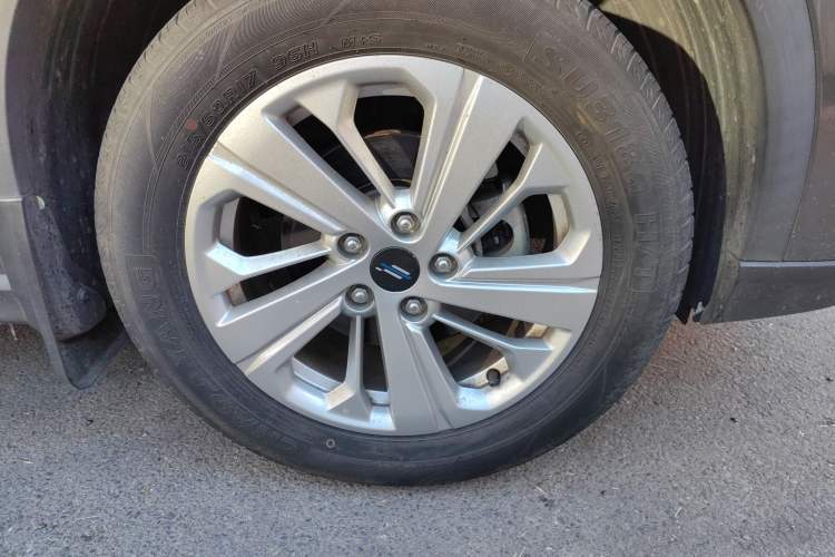 Used CHANGAN OSHAN X5 2021 1.6L CVT Luxury Model Right Front Wheel Hub
