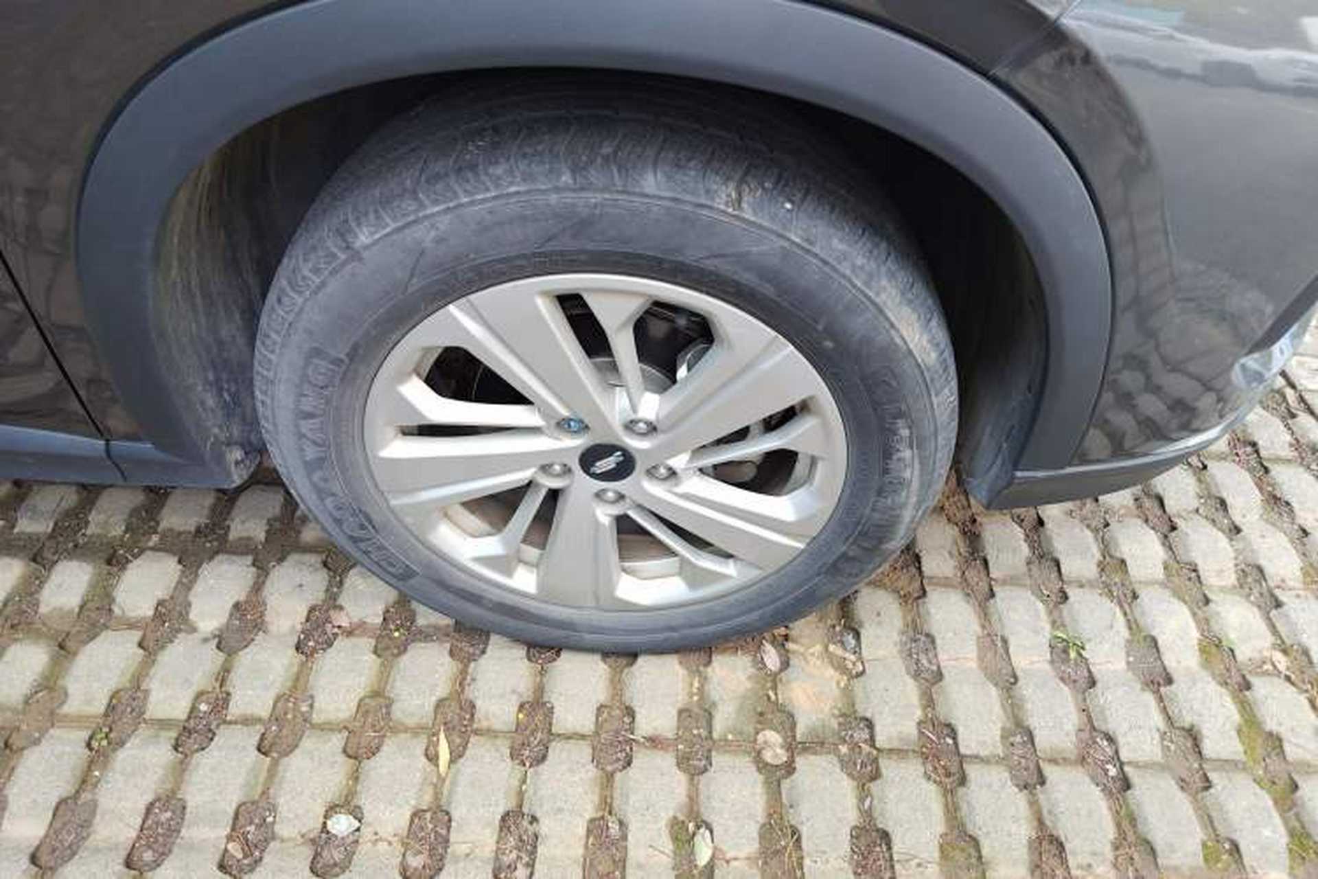 Used CHANGAN OSHAN X5 2021 1.6L Manual Luxury Model Right Front Wheel Hub