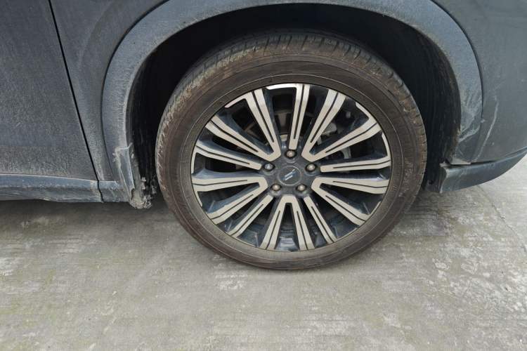 Used CHANGAN OSHAN X5 2021 1.5T DCT Prestige Edition Right Front Wheel Hub