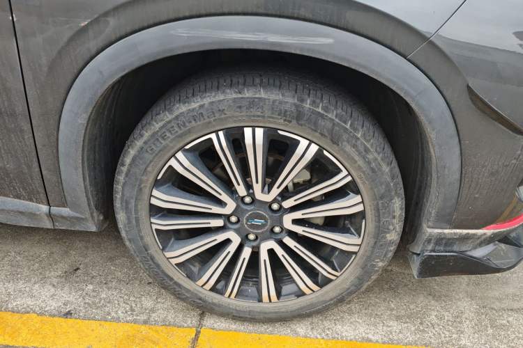 Used CHANGAN OSHAN X5 2021 1.6L CVT Luxury Model Right Front Wheel Hub
