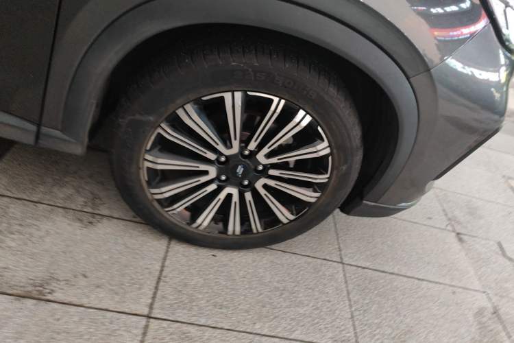 Used CHANGAN OSHAN X5 2021 1.6L CVT Comfort Model Right Front Wheel Hub